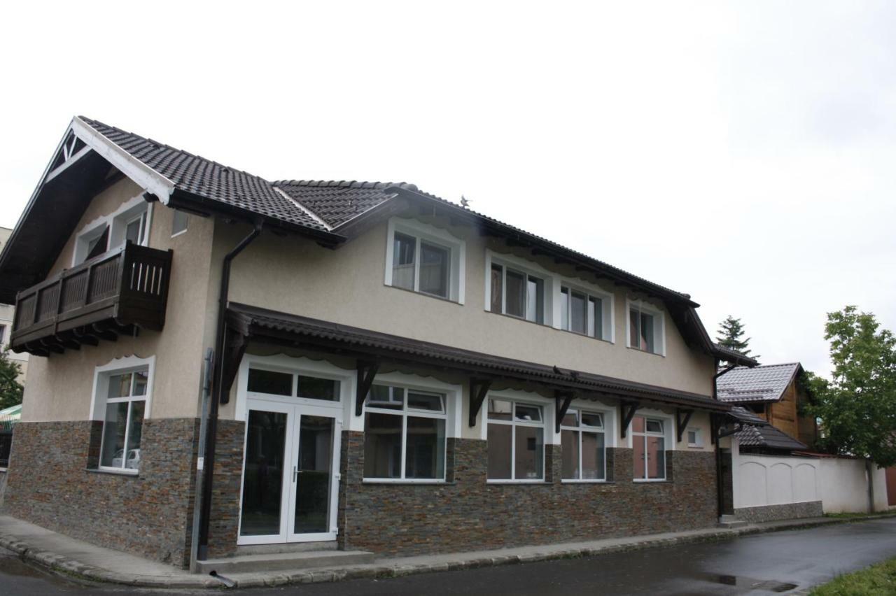 Hotel Casa Ianis Braşov Exterior foto